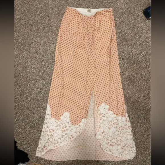 BKE Gimmicks Skirt Size Small - Picture 1 of 2